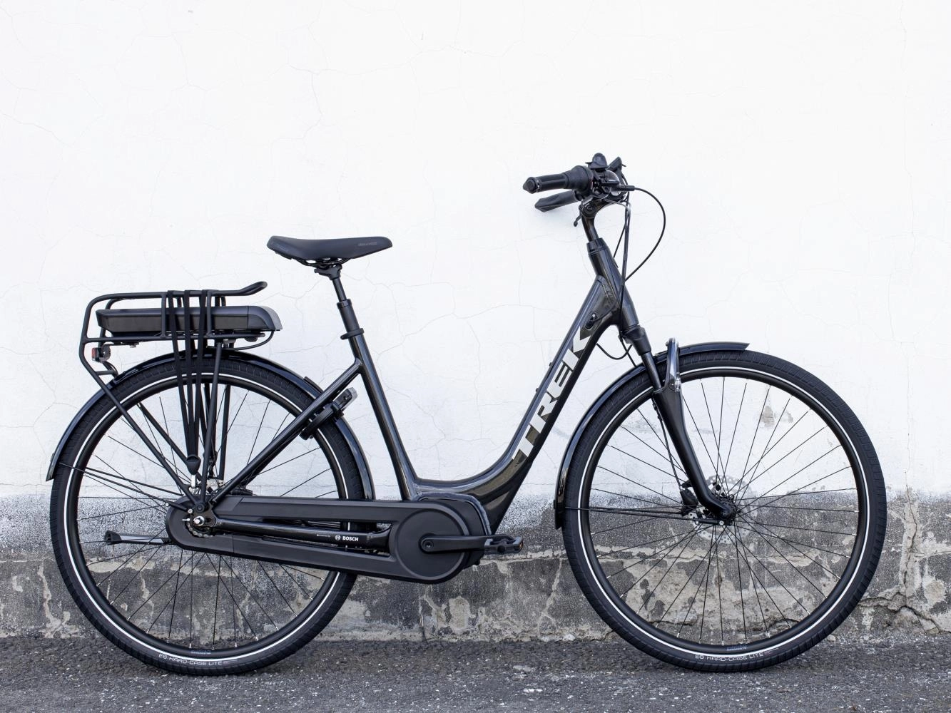 Elcykel Trek District+ 4 Lowstep 400wh Dam Svart - Bild 2