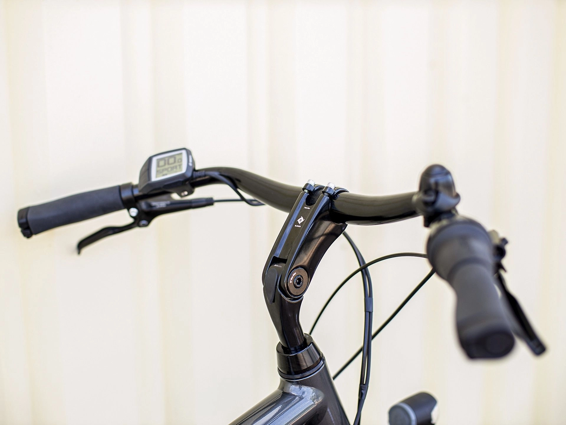 Elcykel Trek District+ 1 300Wh Grå - Bild 3